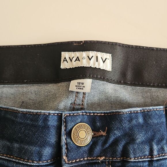 AVA & VUV Women's 18W Blue Jeans - Picture 4 of 10
